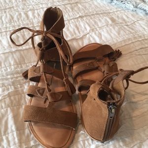 Flat gladiator sandals size 8